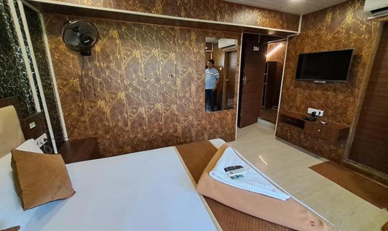 Hotel Fabexpress Ashirwad Residency Bombay Exterior foto